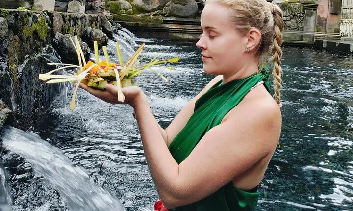 Ubud Melukat Purification Ceremony At Tirta Empul Temple 