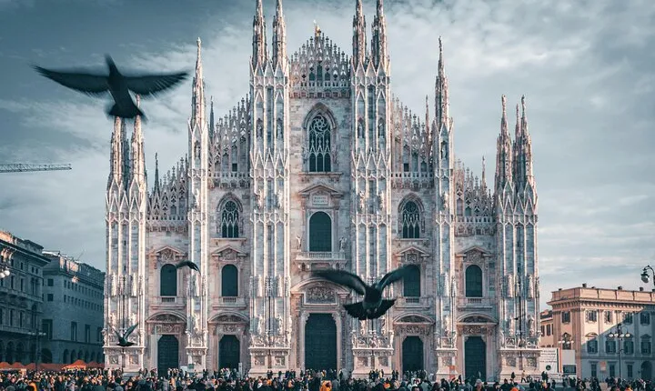 Semi-Private Duomo Experience: Guided Tour & Rooftop by Lift