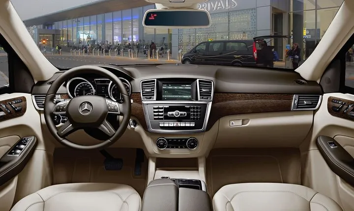 Private Transfer from Manhattan to Newark Liberty Airport (EWR)