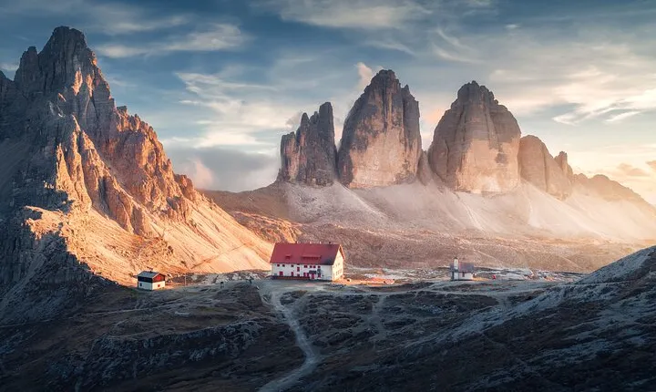Private Hiking Tour to the Three Peaks, Lake Misurina and Braies