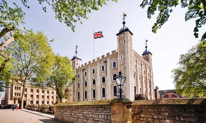 VIP Early Access: Opening Ceremony Tower of London & Bridge Entry