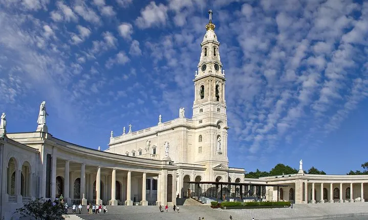 Full Day Private Tour - Fatima's Sanctuary and Pilgrimage Sites