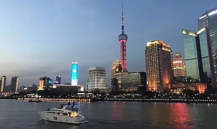 Shanghai Private Night Tour with Huangpu River Cruise, the Bund and Xintiandi