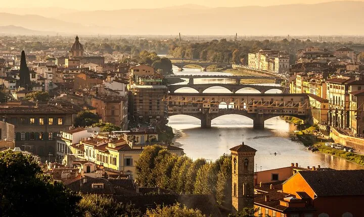 Private Transfer From Nice To Florence With a 2 Hour Stop