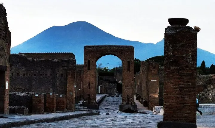 2 Hours Private Tour in Pompeii with Archaeologist