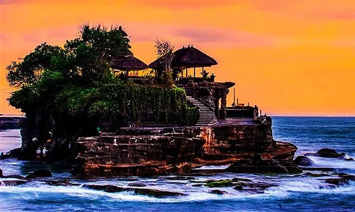 Private Bali Tanah Lot and Taman Ayun Temple Tour with Japanese Speaking Guide