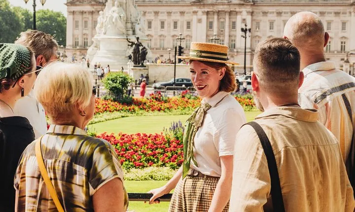 Private Guided Royal London Walking Tour with Guard Change