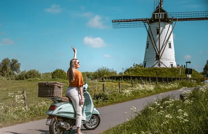 Bruges: City Highlights Self-Guided Scooter Private Tour