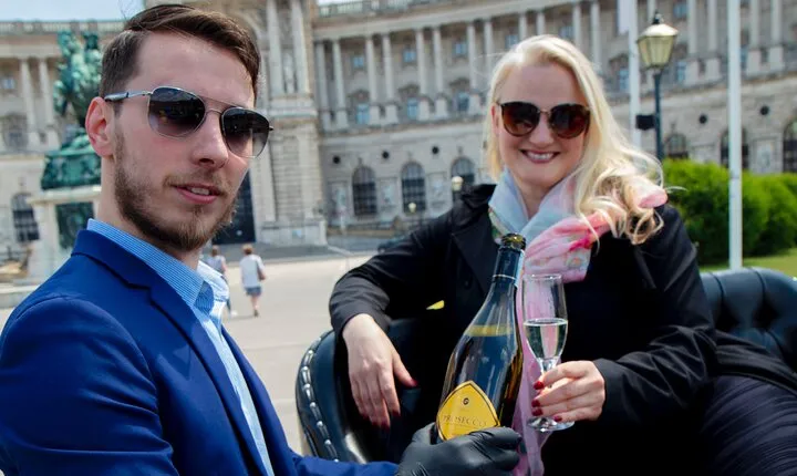 Vienna Oldtimer Tour (60 min) Incl. bottle of Prosecco