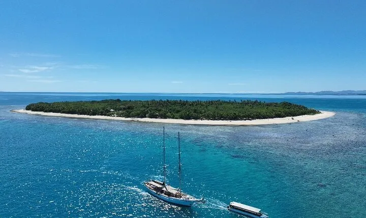Captain Cook Cruises Fiji - Island and Reef Day Cruise