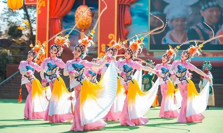 Shenzhen Full-Day Guided Tour: Splendid China and Folk Culture Villages