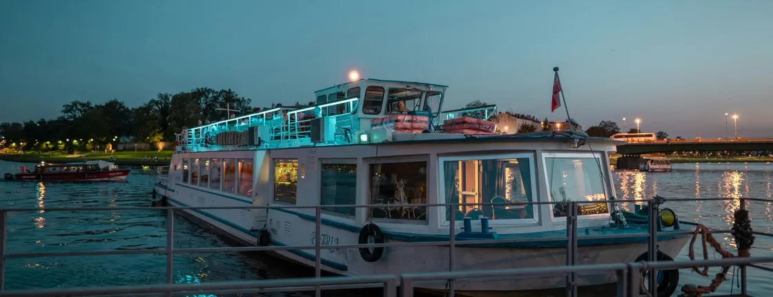 Krakow evening cruise on Vistula River