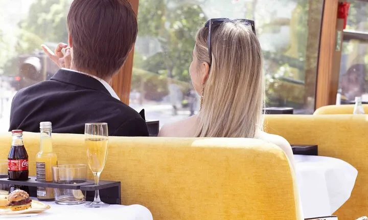 Tower of London Luxury Bus Tour with Champagne