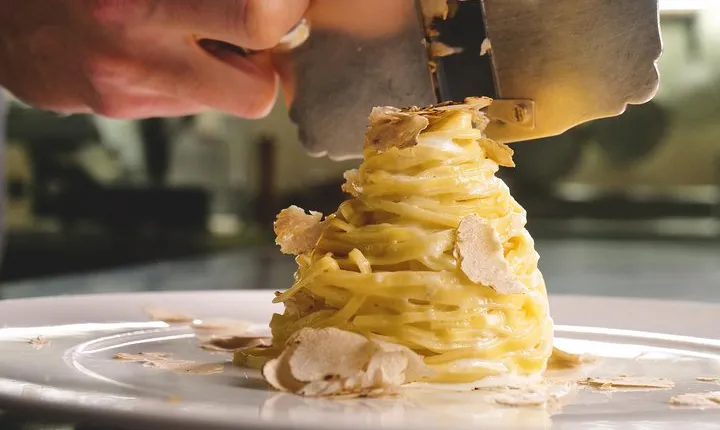 Private Pasta & Tiramisu Class at a Cesarina's home with tasting in Asti
