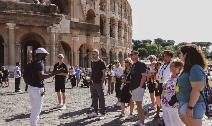 Rome: Small Group Tour Colosseum Experience