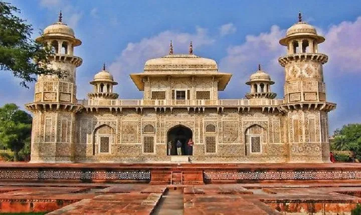 Private Tour Of The Tombs Of Agra