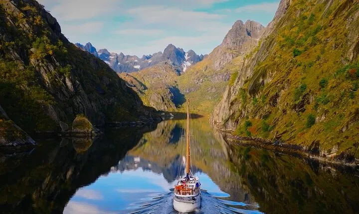 Lofoten Islands Luxury Trollfjord Cruise with lunch from Svolvær