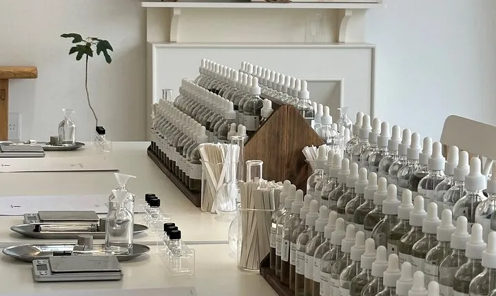 Make your K-scent perfume: Modern oneday class in Seoul