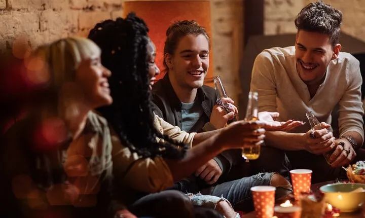 Barcelona: Speakeasy Pub Crawl With Hidden Bars & Tapas Tour