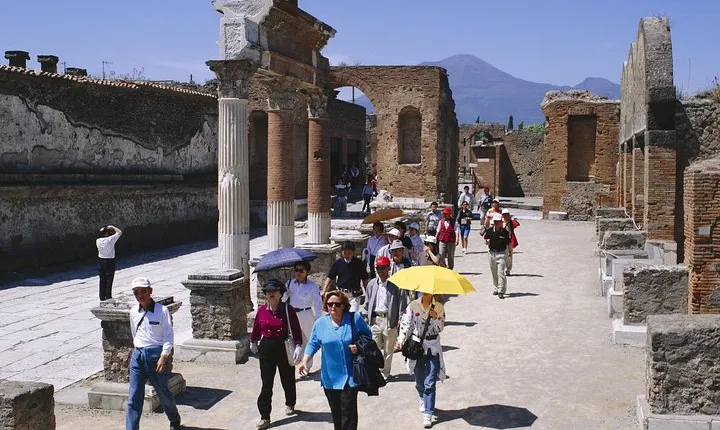 Pompeii 2-hour Private Tour with an Archaeologist-Ticket included