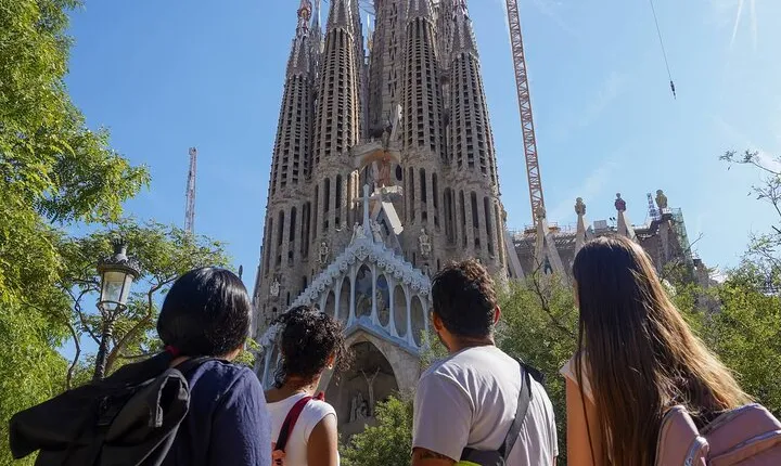 Sagrada Familia Fast Track Guided Tour