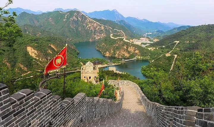 Huanghua of Great Wall Water & Ming Tombs Layover