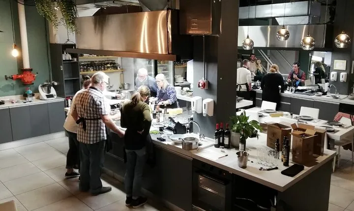 Rome Cooking Class:Fettuccine, Ravioli & Tiramisu by the Pantheon
