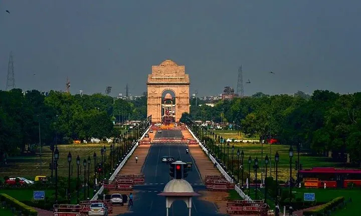 Arrival and Departure transfer to Airport in Delhi 