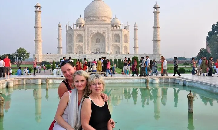 Private Taj Mahal Tour From Delhi by Gatimaan Express Train