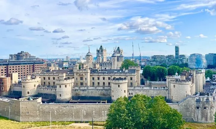 Tower of London Private Tour for Families and Friends