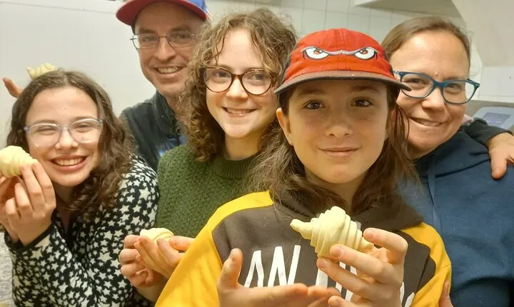 Paris Bakery Experience in Champs Elysees 8th 