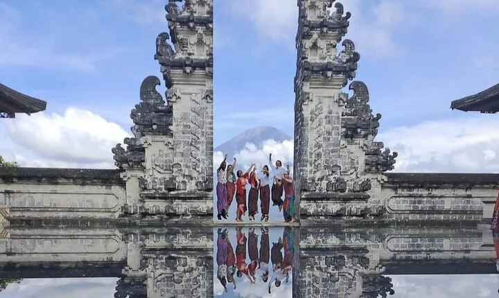 Best of Instagram Tour: Gate of Heaven, Tirta Gangga, Bali Swing