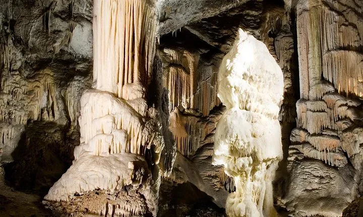 Postojna Cave & Photostop Predjama castle - Group Tour from Koper