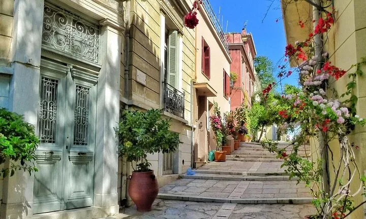 Sightseeing Photography Walking Tour in Athens