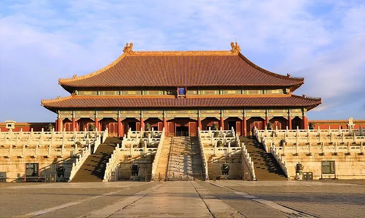 Private Day Tour of Imperial Majesty