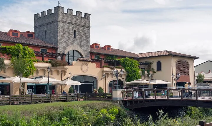 Private Shopping Tour from Florence to Barberino Designer Outlet