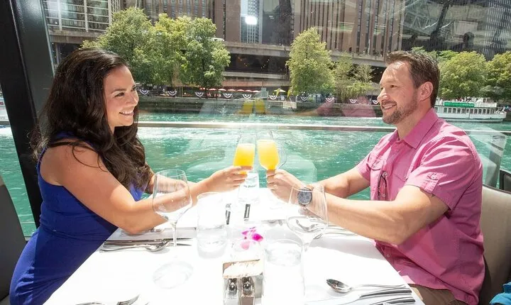 City Cruises Chicago: Premier Plus Brunch Cruise on Chicago River