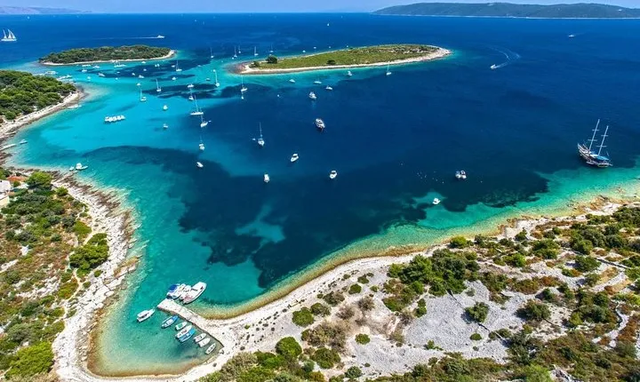 Private Blue Lagoon and 3 islands Tour from Trogir and Split