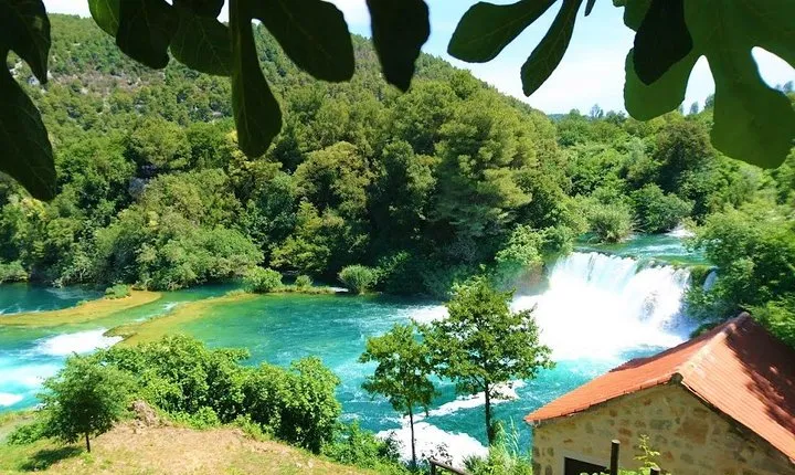 Private transfer to Krka waterfalls and back from Split or Trogir