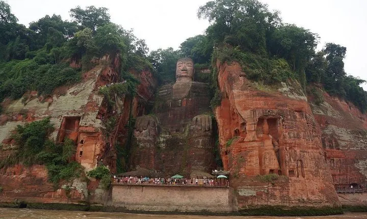 1-Day Chengdu Panda Base and Leshan Giant Buddha GROUP Tour