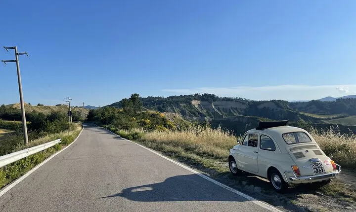 Guided Tour of Colli Bolognesi in Fiat 500