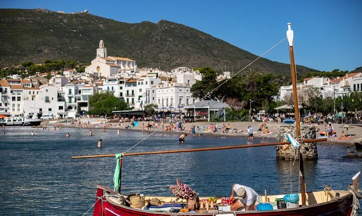 Girona, Figueres, Dalí and Cadaqués Museum from Barcelona