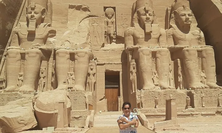 private tour to Abusimble lunch and a Nubian village tour