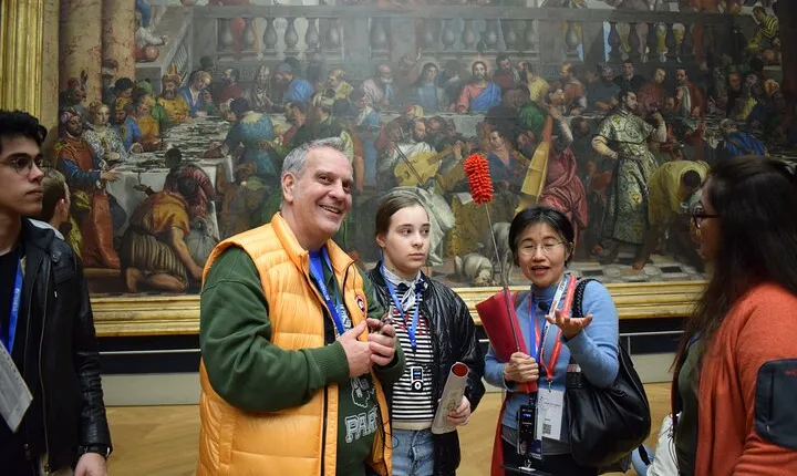 Paris : Louvre Museum Guided Tour with Pre-Booked Tickets