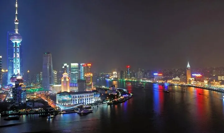 Huangpu River Cruise and Bund City Lights Evening Tour of Shanghai