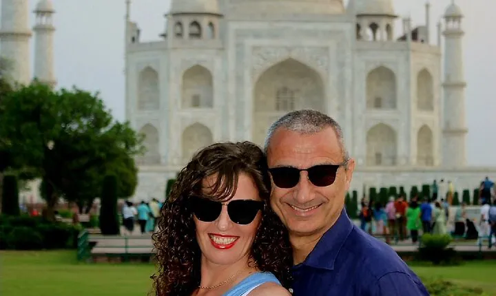 Private Day Trip to Taj Mahal from Delhi with Guide & Tickets