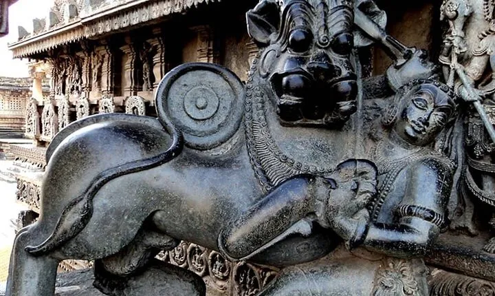 From Bengaluru: Private Tour Sravanbelgola, Belur & Halebidu