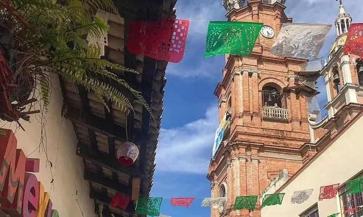 Private Puerto Vallarta Local Style Tequila Walking Tour and Brunch
