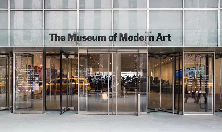 Visit the Museum of Modern Art & 3h Manhattan Walking Tour