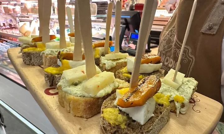 Delicious Milan Street Food Tour Tasting and Sightseeing with Local Guide